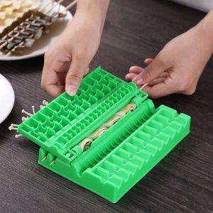 STVML พลาสติกทำจากพลาสติก เครื่องเสียบบาร์บีคิว ได้อย่างง่ายดาย ใช้งานง่ายและสะดวก เครื่องทำเคบับ อาหารที่ดี แบบพกพาได้ อุปกรณ์สำหรับห้องครัว