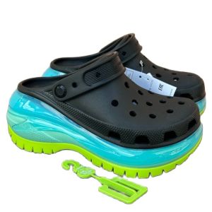 Crocs Mega Crush Clog (Buy1get free6Jibbitzs=150฿) Crocs shoes womens sandals womens chunky shoes womens high heels platform shoes 3 inches high soft sole.