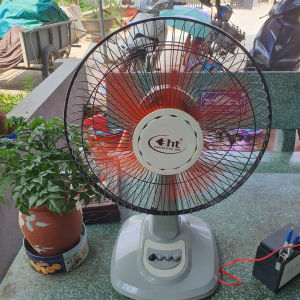 Quạt Kẹp Bình 12V Có 3 Tốc Độ Gió Khác Nhau Loại CN B3 Cánh 30cm gió mạnh.