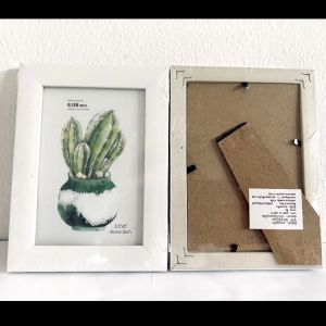 กรอบเกียรติบัตร กรอบรูปA4สีขาว สีทอง สีดำ [กรอบรูปอะคริลิค] ด้านหน้าเป็นแผ่นใส  มีหลายสีให้เลือก  กรอบรูปตกแต่งบ้าน  มีขาตั้งแนวนอนแนวตั้งได้แขวนได้