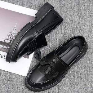 จากไทย จัดส่งฟรี้ ฤดูร้อนผู้ชายรองเท้าหนังสบาย ๆ รองเท้าผู้ชาย  ฤดูใบไม้ร่วงเกาหลีร้อยรองเท้า