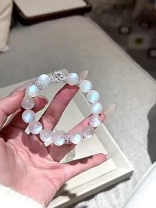 New Exquisite White Moonlight Bracelet Artificial Blue Light White Moonstone Crystal Bracelet Aquamarine for Attracting Wealth and Love