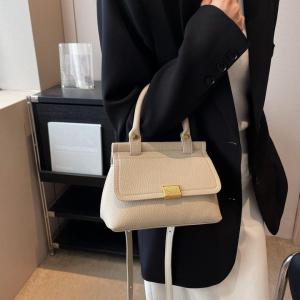 Túi nữ đeo chéo túi xách cầm tay da cao cấp phong cách Hàn Quốc hoạ tiết khoá chữ nhật sang chảnh Thanhthushop68 862