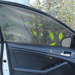 Rèm lưới cửa ô tô chống muỗi côn trùng và chống nắng hiệu quả