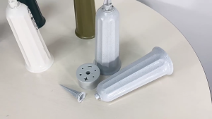 แจกันสุสานพร้อมหนามแหลมทนทานต่อสภาพอากาศที่ใส่ดอกไม้พลาสติกสำหรับการจัดดอกไม้หลุมฝังศพที่ระลึกและงานศพ