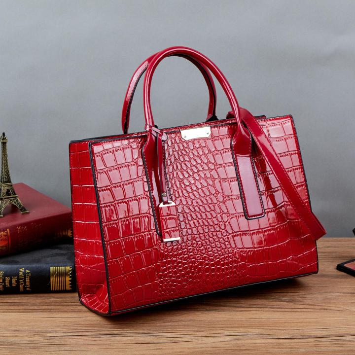 2020 new patent leather crocodile pattern handbags Europe and the