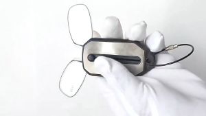 New Folding Legless Nose Clip Reading Glasses Men Women Mini Portable Hyperopia Eyeglasses with Keychain Glasses Box