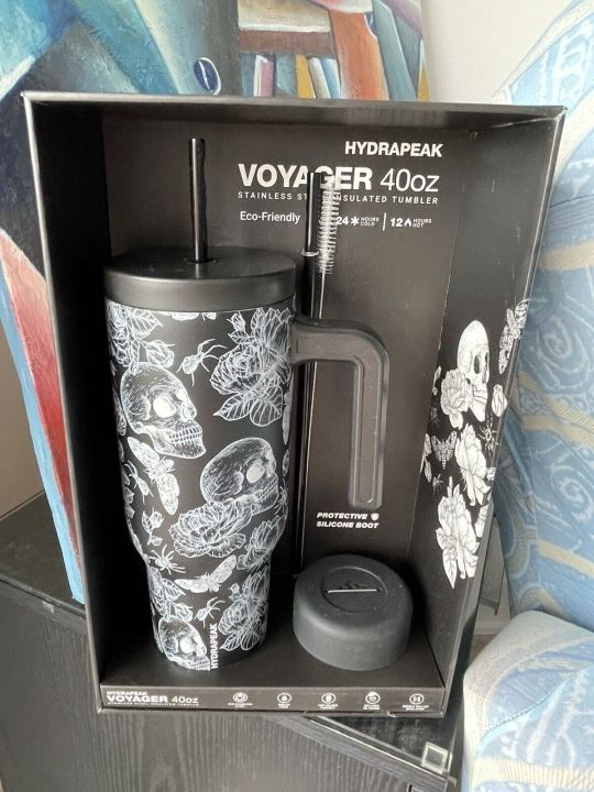 Hydrapeak Voyager 40 oz Handle and Straw Lid Black Skull Floral Box
