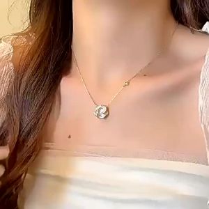 Camellia Pendant Necklace for Women 2026 New popular light luxury niche high-end clavicle necklace decorative accessory