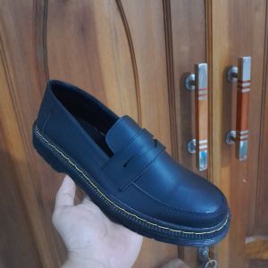 sepatu slip on docmart dokmar dockmart full hitam kasual formal pria