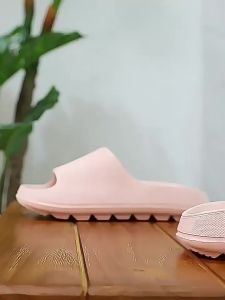 Non-Slip Bathroom Slippers For Men Quick-Drying Hollowed-Out Water-Draining Suitable For Home Hotel And Couples Durable For Women