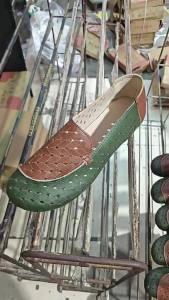 Vintage Non-Slip Shoes For Middle-Aged And Elderly Mothers 2026 Spring/Summer New Soft Leather WomenS Sandals Breathable Flat Hole Shoes