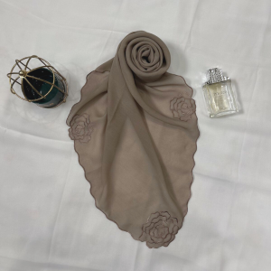 Hijab Segiempat Embroidery Bunga Mawar Terbaru Kerudung Bordir Manual rapih dan Exclusive