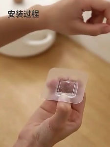 2021 New Creative Kitchen Rotating Hook Household Items Bathroom Plastic Small Plug Holder Wall Hanging Adhesive Rotatable Hook