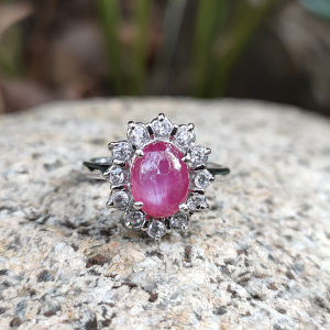 แหวนพลอยสตาร์ทับทิม(Natural Star Ruby) สีชมพูแดงสวยมาก จากบ่อประเทศโมซัมบิก เรือนเงินแท้ 92.5%ไซส์นิ้ว 53 หรือเบอร์ 6.5US