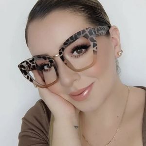 HEALMEYOU Fashion Vintage Leopard Print Blue Light Blocking Anti Radiation Anti Blue Light Glasses Computer Eyeglasses Optical Glasses Cat Eye Frame Eyewear
