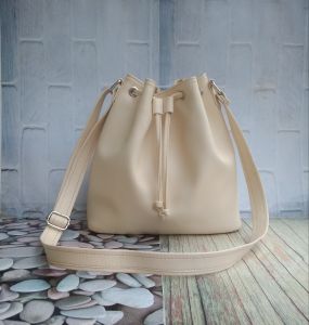 TAS SELEMPANG SERUT WANITA S25