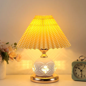 Đèn ngủ để bàn siêu đẹp cắm điện trang trí phòng ngủ MY HOME đế mây chao vải xếp ly nhiều màu sắc DN003