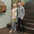 ATIKA / Kebaya brukat modern / Kebaya couple / Kebaya couple pasangan terbaru 2023 / Kebaya modern 2023 kondangan / Kebaya couple pasangan / Baju couple kondangan / Kebaya brokat / Kebaya modern / Baju kebaya / Couple batik / Baju kondangan / Baju pesta. 