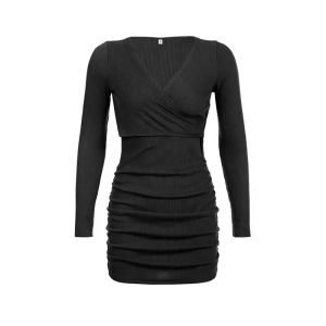 ชุดเดรสสั้น คอวี สีครีม ดีไซน์ผ้าทับกันกลางอก สม็อคยางยืดลำตัว กระโปรงทรงเข้ารูป Dress ชุดไปงานบวช #5583