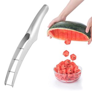 WENTIVV เหล็กไร้สนิม ที่ตัดแตงโม ปลอดภัยและปลอดภัย ที่จับกันลื่น ที่แบ่งช่องผลไม้หั่นสี่เหลี่ยมลูกเต๋า มีประโยชน์และดี การตัดอย่างรวดเร็ว กลมสลิปเตอร์แบบมือถือ อุปกรณ์ในครัว