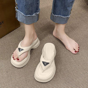 QXshop  ปังมากแม่ รองเท้าแตะหูหนีบแฟชั่น รุ่นนี้มีให้เลือก 4 สี ยางคุณภาพดี พื้นนุ่ม มีกันลื่นให้ ราคาปังสุดๆ ถูกและดีไม่เชื่อลองกดสั่งดูจ้า