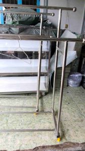 Sào phơi đồ đôi inox  201 ống tròn o32mm  chân vuông 30mm "hàn chết cố định"   có gắn bánh xe loại tốt . Sào này do là hàng cố định nguyên khối nên kồng kềnh nhưng là hàng xài ngon lành và bền lâu