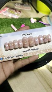 เล็บเจลสีชมพูโฮโลแกรมแต่งอะไหล่หมี+โบว์น่ารัก