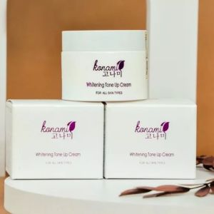 Kem dưỡng trắng da mặt Konami whitening tone up cream 50ml