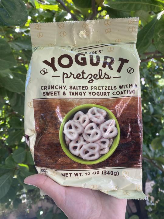 trader-joe-s-yogurt-pretzels-crunchy-salted-pretzels-w-sweet-tangy