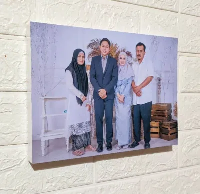 CETAK FOTO 20R BESAR SUDAH DI BINGKAI BESAR BAYAR DITEMPAT