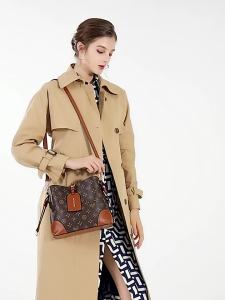 MKF Large Capacity Bag for Women 2026 Trendy niche bucket bag with contrasting colors crossbody shoulder bag in European and American vintage style