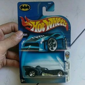 Diecast Hot Wheels Batmobile ( base metal First Edition )