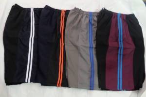 กางเกงขาสั้น แต่งแถบหน้าทรงสวย 2แถบ มีกระเป๋า 1 ข้าง