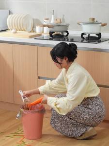 Garbage bin kitchen household with lid ins cartoon hanging wall flip toilet bathroom hanging kitchen waste storage bin