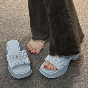 DMshoe  จัดส่งไว รองเท้าแตะเสริมส้นรองเท้าแตะสำหรับผู้หญิง รองเท้าแตะเสริมส้น ดีไซน์สวยหรูหราไม่ซ้ำใครพื้นนุ่มใส่สบายเหมาะกับทุกชุดทุกการแต่งตัว