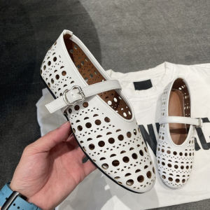 New Fashion Flat Sandals for Women Hollow Out Casual Shoes Lightweight Solid Color Leather Shoes