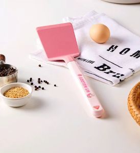 ตะหลิวใช้สำหรับทำอาหารได้ตามต้องการ ลายการ์ตูน งานแท้ - ปลอดภัย น่ารักน่าใช้ - มีทั้งหมด 2 ลาย - ขนาด 8.3×33 cm