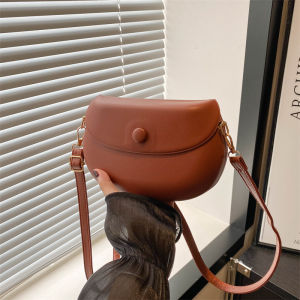 กระเป๋าสะพายเฉียงสตรีสีทึบ ดีไซน์ล้ำยุค พรีเมียมคลาสสิก น้ำหนักเบา ใส่ได้ทุกอิเวนต์