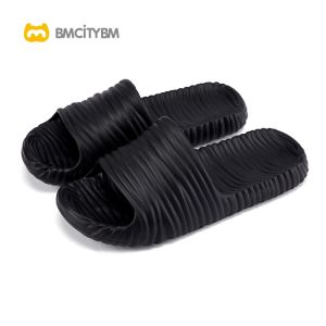 BMCITYBM รองเท้า สำหรับผู้ชายและผู้หญิง มอบความนุ่มสบายและป้องกันการลื่น เหมาะสำหรับสวมใส่ทั้งในร่มและกลางแจ้ง