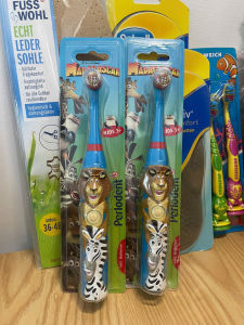 Made.in.Germany💗🪥🪥Bàn chải đánh răng chạy pin cho bé từ 3 tuổi Madagascar Batterie-Zahnbürste Kids 3+