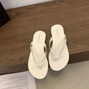 Free Shipping Outdoor Flip-Flops Summer New Style Flat-Heeled Sandals Versatile For Petite Women