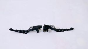 Motorcycle Brake Clutch Lever Skull Style Left Right Side For Yamaha VStar Drag Star XVS 400/650 XVS 1100 1999-2009 96/16