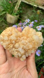 đá thạch anh vàng tự nhiên hình trái tim lắp lánh 1