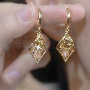 Fashionable Ring Gift 年新款秋冬咖色菱形猫眼石耳扣耳环女设计感网红百搭大气耳饰