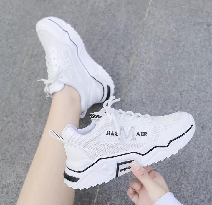 sepatu max m air