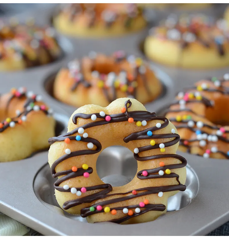 HOT Non Stick Donut Shaped Cake Pan CHEFMADE 12 Cup Non