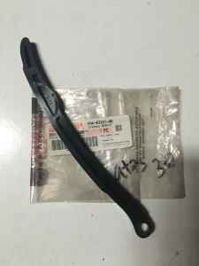 Karet Tensioner Guide Cam Chain VIXION 1PA 2012 2013 2014 2015 R15 (1PA-E2241-00) ORIGINAL