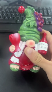 Resins Gnomes Miniature Sculpture with Wine Grapes Theme Ornament for Thanksgiving and Christmas Tabletop Shelf Decors