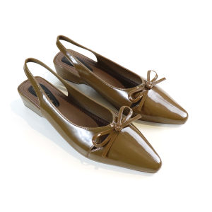 Bow pointed high heels with low heel and shallow opening at the back